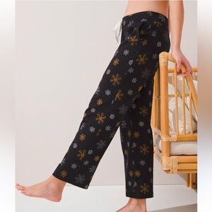 Soma Embraceable Snowflakes Christmas 🎄 Drawstring Pajama Pants